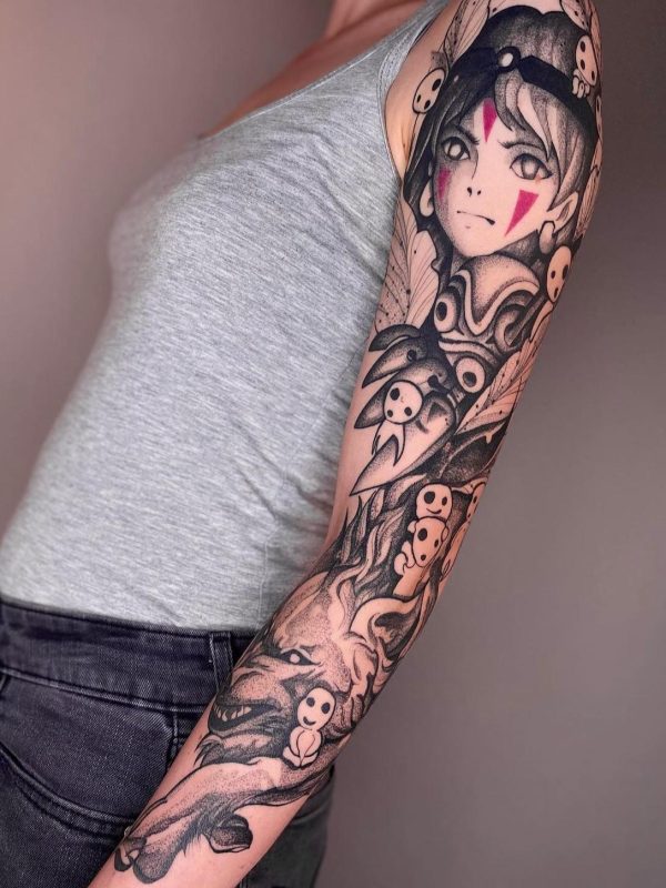 Vollständiges Ärmel-Tattoo mit Anime Motiven in Schwarz und Grau